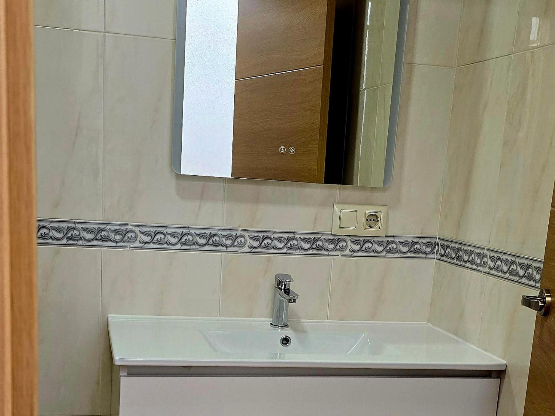 Puerta De Bisagra-Parking Gratis- Con 2 Habitaciones Toledo Luaran gambar